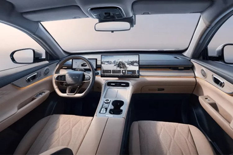 Phạm vi toàn diện được thử nghiệm thực tế chính thức với bình nhiên liệu đầy và sạc đầy là 2078,6 km trong khi phạm vi toàn diện CLTC tiêu chuẩn được công bố là 1.400 km. Ngoài ra, chỉ có phiên bản 1.5T hỗ trợ sạc nhanh và mất 19 phút để sạc từ 30% đến 80%, trong khi sạc chậm từ 10% đến 100% mất 3 giờ.