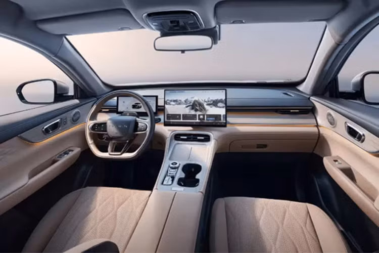 Phạm vi toàn diện được thử nghiệm thực tế chính thức với bình nhiên liệu đầy và sạc đầy là 2078,6 km trong khi phạm vi toàn diện CLTC tiêu chuẩn được công bố là 1.400 km. Ngoài ra, chỉ có phiên bản 1.5T hỗ trợ sạc nhanh và mất 19 phút để sạc từ 30% đến 80%, trong khi sạc chậm từ 10% đến 100% mất 3 giờ.