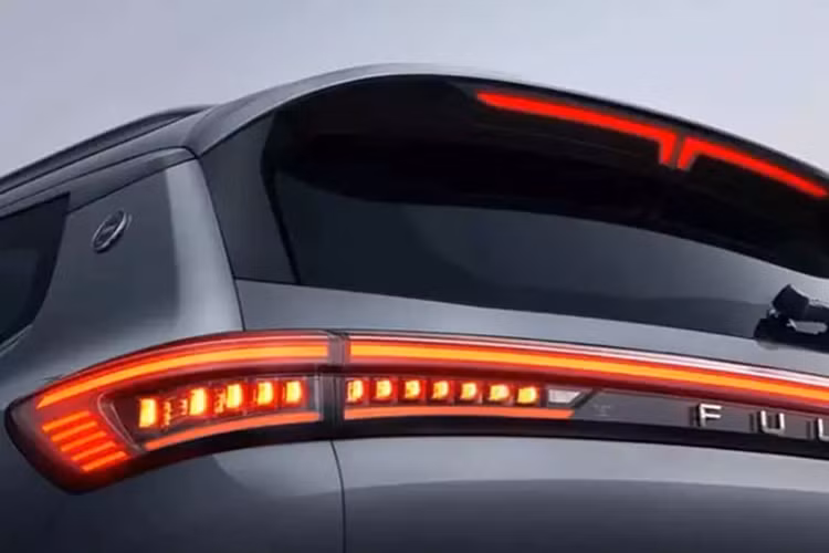 Fulwin T8 cung cấp bố trí 5 chỗ ngồi và 7 chỗ ngồi, hệ thống hybrid cắm điện 1.5L và 1.5T, và hai phạm vi chạy điện thuần túy CLTC là 65 km và 130 km.