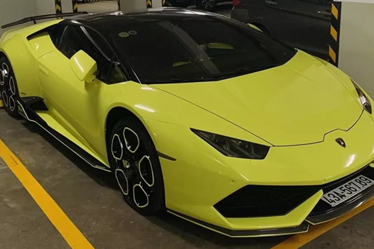 Siêu xe Lamborghini Huracan LP610-4 mang biển san bằng tất cả của Đà Nẵng sử dụng động cơ V10, dung tích 5.2 lít, sản sinh công suất tối đa 610 mã lực và mô-men xoắn cực đại 560 Nm. Chiếc xe này được chủ nhân độ lại hệ thống ống xả của Capristo.