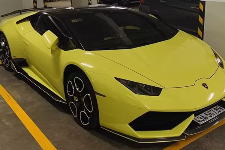 Siêu xe Lamborghini Huracan LP610-4 mang biển san bằng tất cả của Đà Nẵng sử dụng động cơ V10, dung tích 5.2 lít, sản sinh công suất tối đa 610 mã lực và mô-men xoắn cực đại 560 Nm. Chiếc xe này được chủ nhân độ lại hệ thống ống xả của Capristo.