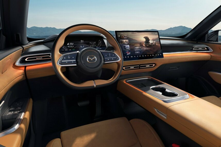 Về vận hành, Mazda chưa công bố thông số chính thức, nhưng nhiều khả năng EZ-60 sẽ được sử dụng nền tảng EPA1 do Changan phát triển, tương tự như EZ-6.