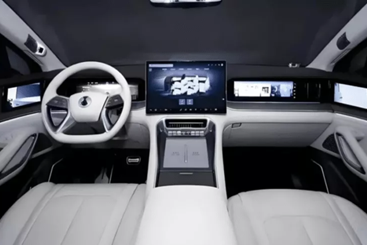 Theo quan chức này, nội thất xe SUV BYD Denza N9 PHEV áp dụng bố cục ghế ngồi 2+2+2 và có cốp xe 520 inch có thể chứa được túi đựng gậy đánh gôn, năm vali 20 inch và năm ba lô theo chiều ngang. 