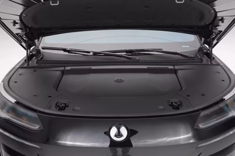 Các thông số kỹ thuật về hệ thống truyền động hiện được biết đến như sau, biến thể plug-in hybrid sẽ có động cơ 2.0T công suất 152 kW (204 mã lực), ba động cơ điện 200 kW/240 kW/240 kW với tổng công suất 680 kW (912 mã lực), bộ pin BYD Blade 46.992 kWh. 