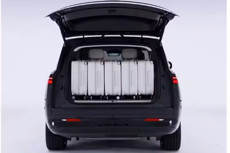 Biến thể điện: ba động cơ điện với tổng công suất 710 kW (952 mã lực) 