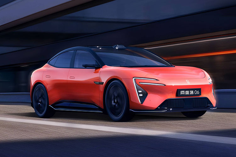 Avatr 06 tại Trung Quốc có sẵn với các biến thể hệ truyền động EREV và BEV. Chiếc xe này sẽ bắt đầu bán tại thị trường hàng xóm của Việt Nam vào tháng 4 năm nay.