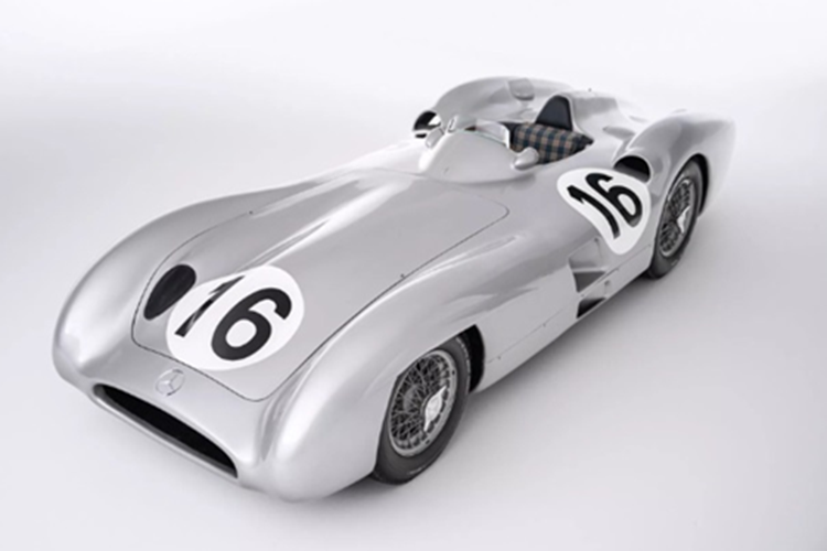 Với số tiền đấu giá kỷ lục này biến Mercedes-Benz W 196 R Stromlinienwagen đời 1954 trở thành chiếc xe đắt thứ 2 trên thế giới từng được đấu giá và là xe đua Grand Prix đắt nhất thế giới.