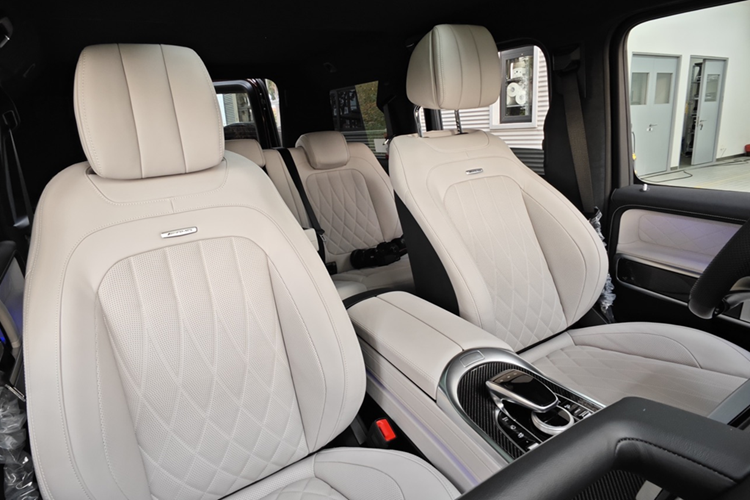 Hệ thống lái Direct-Steer trợ lực điện với trợ lực &amp; tỉ số truyền lái biến thiên theo tốc độ, lẫy chuyển số sau vô lăng, cụm chuyển đổi DYNAMIC SELECT nhiều chế độ vận hành...