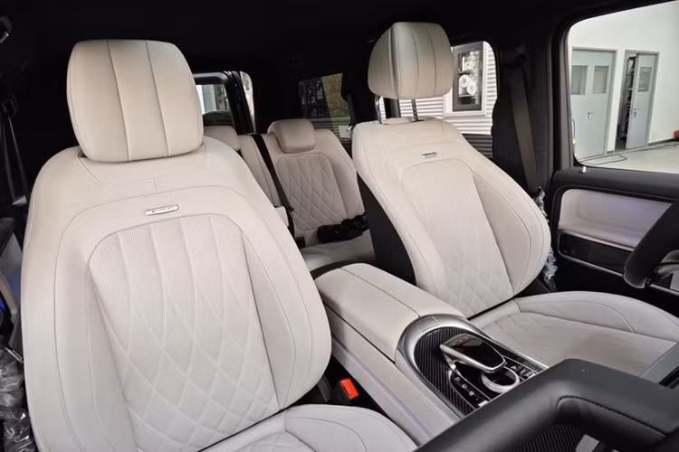 Hệ thống lái Direct-Steer trợ lực điện với trợ lực &amp; tỉ số truyền lái biến thiên theo tốc độ, lẫy chuyển số sau vô lăng, cụm chuyển đổi DYNAMIC SELECT nhiều chế độ vận hành...