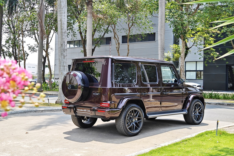 Hệ thống hỗ trợ phanh phòng người va chạm Active Brake Assist; hỗ trợ giữ làn đường chủ động; hỗ trợ đỗ xe chủ động PARKTRONIC; cảnh báo mất tập trung ATTENTION ASSIST; camera 360 độ, cảm biến áp suất lốp...