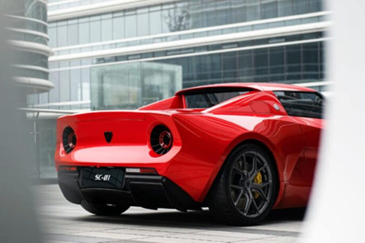 Hiện được gắn thương hiệu xe điện JMEV (một đơn vị của JMC), SC-01 tham gia vào một liên doanh mà khoản đầu tư 1 tỷ nhân dân tệ năm 2019 của Renault (50% cổ phần) đã không thành công, dẫn đến việc công ty này phải rút lui hoàn toàn vào năm 2023.