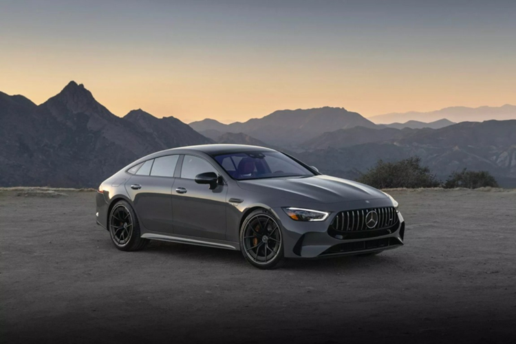 Gần 18 tháng sau khi được nâng cấp tại châu Âu, Mercedes-AMG GT 63 S E Performance 2025 mới cuối cùng đã có mặt tại thị trường Mỹ và mức giá chưa được tiết lộ.