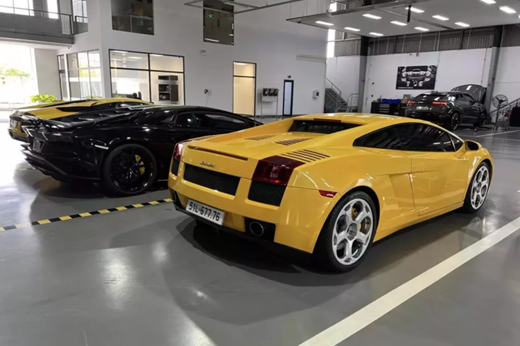 "Siêu bò" Lamborghini Gallardo có khả năng tăng tốc từ vị trí xuất phát lên 100 km/h trong 4 giây trước khi đạt tốc độ tối đa 309 km/h.