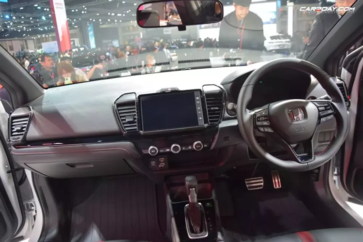 Tại thị trường Thái Lan, mức giá xe Honda City Drival Edition có giá khởi điểm từ 829.000 Baht (khoảng 625 triệu đồng). Với giá bán này, Drival trở thành phiên bản đắt nhất của dòng City ở xứ sở Chùa Vàng.