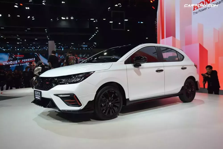 Là phiên dành cho thị trường Thái Lan, mẫu xe này có tên gọi đầy đủ là Honda City Drival bản đặc biệt. Xe được phát triển từ phiên bản e:HEV RS cao cấp nhất của dòng Honda City Hatchback với thiết kế thể thao hơn.