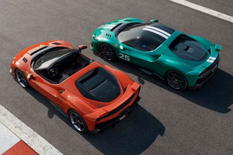 Pin điện 7,45 kWh giúp xe có thể di chuyển quãng đường 25 km ở chế độ chạy thuần điện. Đặc biệt, thời gian hoàn thành một vòng đua tại Fiorano của 296 Speciale là 1 phút 19 giây – nhanh hơn cả 812 Competizione, mẫu V12 trứ danh của hãng.