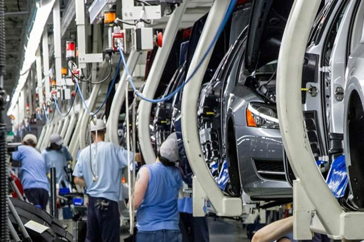 Thi truong oto Nga “lao doc khong phanh”, nguy co khung hoang?-Hinh-2