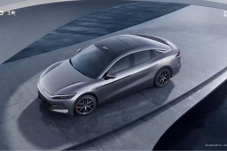 Các mẫu xe chủ lực của dòng BYD Dynasty là Han L và Tang L trước đây đã được phát hiện ở Trung Quốc nhiều lần khi chúng đang chuẩn bị ra mắt thị trường. Vào ngày 10 tháng 1, chúng đã nộp đơn xin giấy phép bán hàng tại Trung Quốc, tiết lộ thông số kỹ thuật cốt lõi. Bây giờ, BYD đã chia sẻ hình ảnh chính thức của Han L và Tang L.