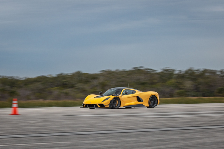 Kết quả đạt được là khối động cơ vô cùng mạnh mẽ có khả năng tăng tốc từ 0-321 km/h (0-200 mp/h) trong 10,3 giây, đồng thời rất phù hợp các cuộc đua sức bền.