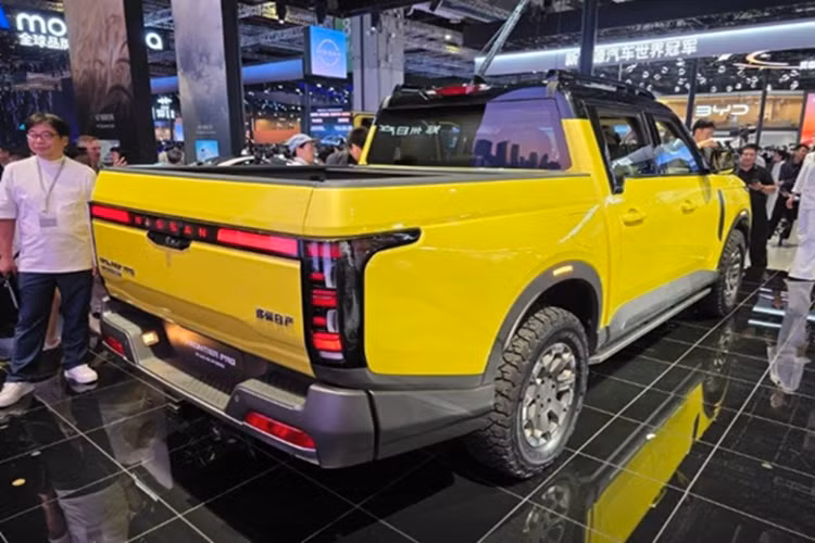 Sự xuất hiện của Frontier PRO PHEV hứa hẹn tạo thêm lựa chọn đáng giá cho người tiêu dùng trong phân khúc xe bán tải đa dụng, thân thiện môi trường, đồng thời khẳng định bước tiến chiến lược của Nissan trên hành trình chuyển đổi xanh. Mức giá xe Nissan Frontier PRO PHEV 2026 hiện chưa công bố chính thức.