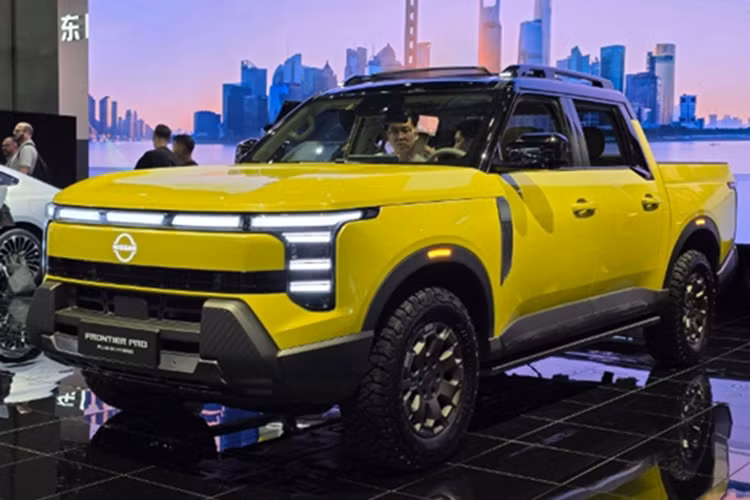 Bán tải Nissan Frontier PRO PHEV Plug-in Hybrid là kết quả hợp tác phát triển giữa Nissan và liên doanh Zhengzhou Nissan (ZNA) tại Trung Quốc. Việc ra mắt mẫu xe này tại thị trường đông dân nhất thế giới phản ánh tầm quan trọng của Trung Quốc trong chiến lược xe điện của Nissan.