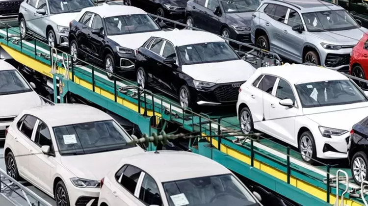 Hang loat hang xe ngung nhap khau oto vao My