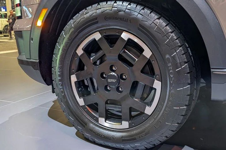 Hệ thống hiển thị thông tin off-road thời gian thực như độ nghiêng, độ cao và la bàn trên màn hình trung tâm cũng góp phần nâng cao trải nghiệm lái. Không chỉ mạnh mẽ bên ngoài, Palisade XRT PRO còn ghi điểm với loạt tiện nghi cao cấp bên trong.