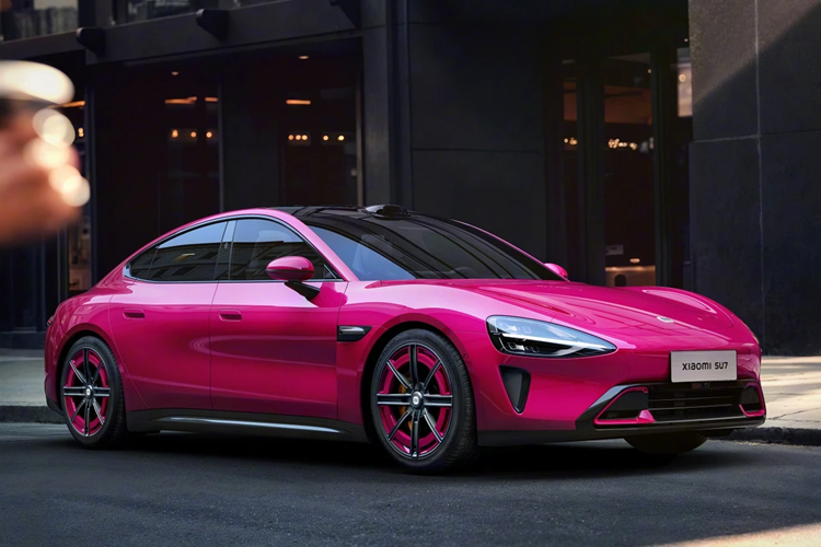 Xiaomi SU7 15th Anniversary có giá bán lần lượt cho 3 bản tiêu chuẩn, Pro và Max là 232.900, 262.900 và 314.900 nhân dân tệ (khoảng 806,3 triệu - 910,19 triệu và 1,091 tỷ đồng).