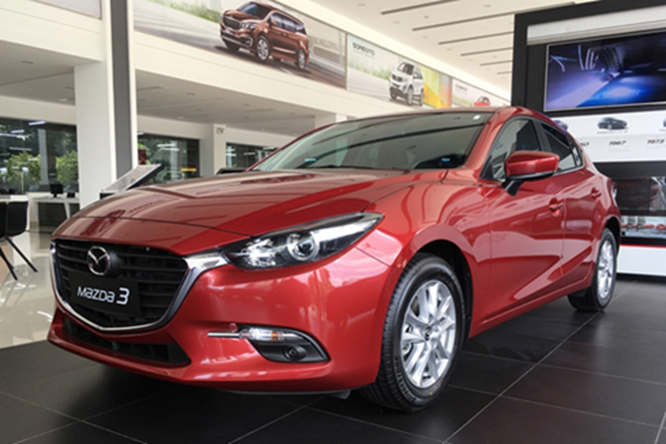 Mẫu xe này có đối thủ cạnh tranh trực tiếp là KIA K3 (549 - 714 triệu đồng), Hyundai Elantra (579 - 769 triệu đồng), Honda Civic (789 - 999 triệu đồng), Toyota Corolla Altis (719 - 870 triệu đồng) và MG5 (523 - 588 triệu đồng).