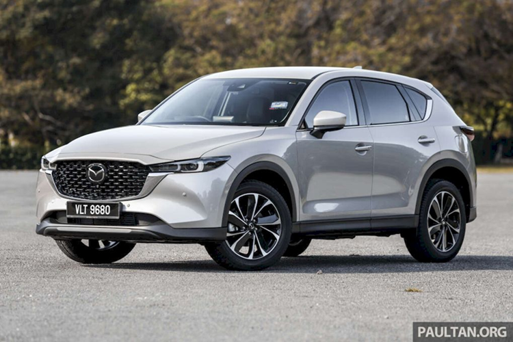 Trong khi đó, đối với xe chạy bằng pin điện, Mazda dự kiến sẽ giảm 40% khoản đầu tư vào phát triển BEV và 50% giờ làm việc của nhân công phát triển "so với phát triển thông thường thông qua sự hợp tác và quan hệ đối tác", Mazda cho biết.