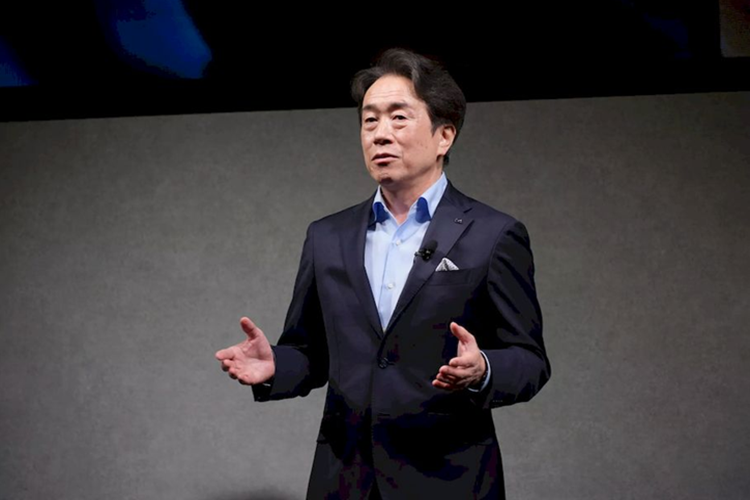 Tin tức về động cơ Skyactiv-Z của Mazda lần đầu tiên xuất hiện vào tháng 11 năm ngoái, khi Mazda cho biết động cơ sẽ sử dụng phương pháp đốt cháy 'lambda one', ám chỉ sự cân bằng hoàn hảo giữa không khí và nhiên liệu trong quá trình đốt cháy.