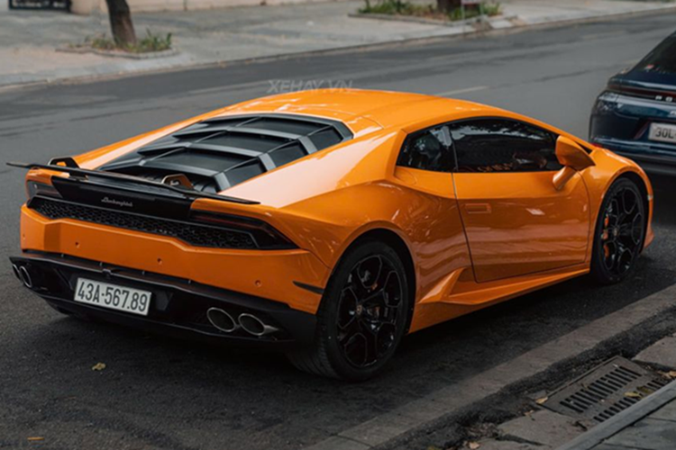 Siêu xe Lamborghini Huracan LP610-4 mang biển san bằng tất cả của Đà Nẵng sử dụng động cơ V10, dung tích 5.2 lít, sản sinh công suất tối đa 610 mã lực và mô-men xoắn cực đại 560 Nm. Chiếc xe này được chủ nhân độ lại hệ thống ống xả của Capristo.