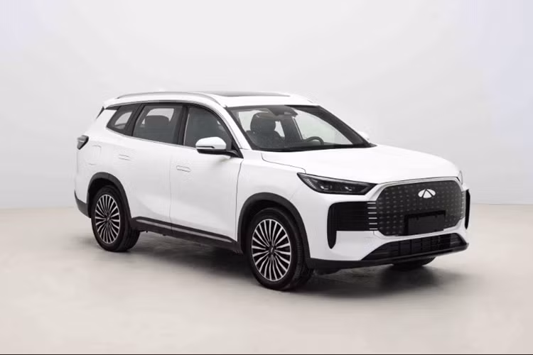 Hệ thống buồng lái thông minh Lion 5.0 hỗ trợ mạng 4G, nhận dạng/điều khiển bằng giọng nói và điều khiển từ xa qua APP điện thoại di động.