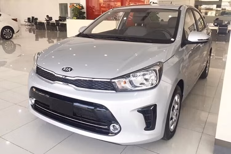 Mẫu xe sedan Kia Soluto từng được kỳ vọng sẽ phá vỡ thế thống trị của Toyota Vios, Hyundai Accent và Honda City trong phân khúc sedan hạng B. Tuy nhiên từ doanh số gộp 8.334 xe trong năm 2020, doanh số Kia Soluto giảm dần đều qua các năm.
