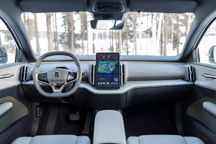 Hệ thống đánh lái, lò xo giảm xóc và phuộc đều đã được tinh chỉnh để phù hợp hơn cho người ngồi trong cabin ngay cả khi xe vận hành off-road.