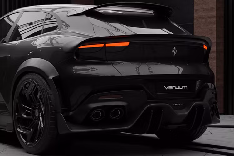 Xe được trang bị một nắp capo mới được chế tạo dành riêng với hai lỗ thông hơi hút gió trung tâm ở giữa và các trụ được chế tác tỉ mỉ ở hai bên. Xe cũng được trang bị phần logo màu đen cũng đã được lắp vào và đèn pha LED đã được phủ màu.