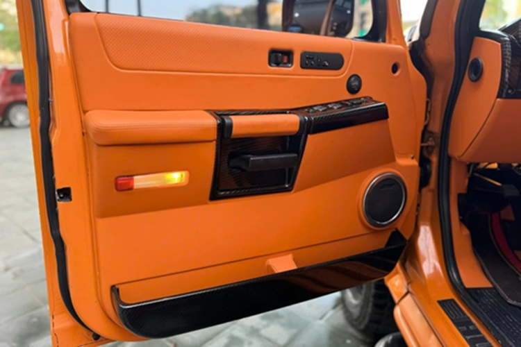 Các trang bị an toàn có hệ thống treo thanh xoắn phía trước độc lập, kiểm soát hành trình, hệ thống treo lò xo cuộn 5 liên kết phía sau được tạo riêng cho H2, lốp ngoại cỡ với bánh xe Hummer, dụng cụ mở cửa nhà để xe đa năng và khởi động động cơ từ xa (2008–2009).