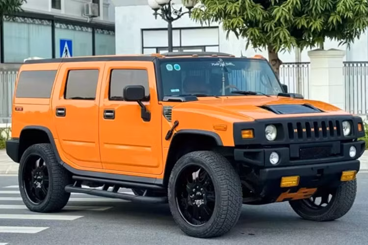 Nó dựa trên chiếc xe bán tải GM GMT820 nhưng đã được sửa đổi nhiều chi tiết, để mang đến ngoại hình đầy hầm hố, luôn là tâm điểm của mọi sự chú ý khi xuất hiện trên đường phố, trong các sự kiện xe.