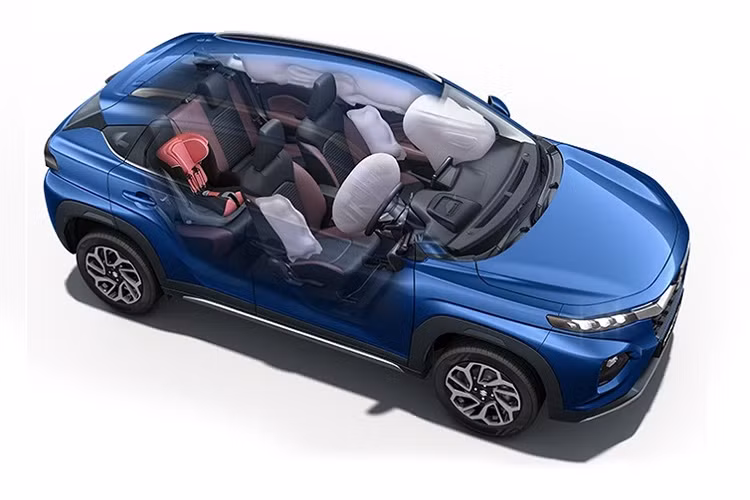 Thực tế, trước đó nhiều người cũng đã bắt gặp một chiếc xe SUV Suzuki Fronx với biển số hoàn chỉnh chạy thử tại Indonesia. Điều này càng chứng tỏ ngày xe ra mắt thị trường này không còn xa.