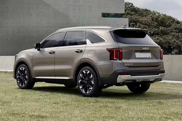 Tuy nhiên, tại Hàn Quốc, Kia Sorento lại là mẫu xe dẫn đầu doanh số. Trong tháng 2/2025, Sorento bán được 9.670 xe, vượt qua cả Kia Carnival và giúp thương hiệu Kia đánh bại Hyundai về tổng doanh số tại quê nhà.