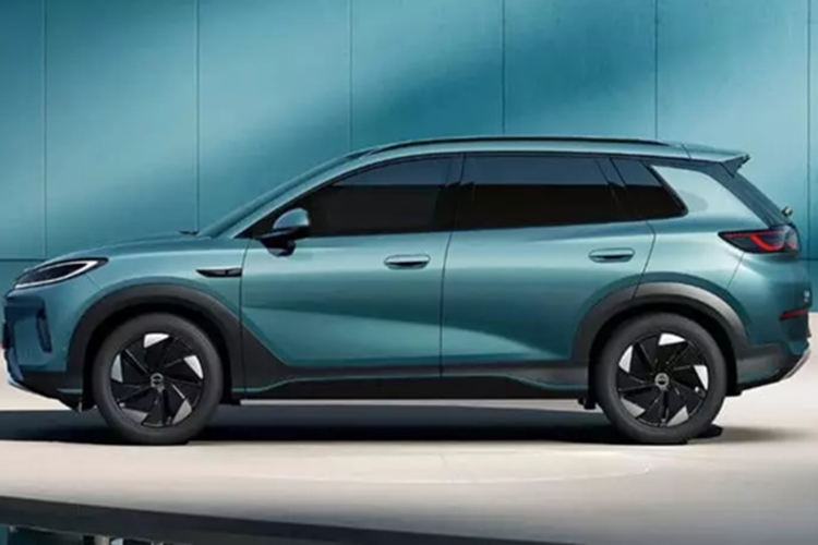 Và mẫu xe SUV BYD Song Plus (Seal-U) đã được ra mắt tại Úc với tên gọi Sealion 6. Vào ngày 25 tháng 3, BYD đã ra mắt mẫu xe crossover Sealion 05 EV, trở thành mẫu xe mới nhất trong dòng sản phẩm. BYD Sealion 05 EV là một chiếc crossover nhỏ gọn dựa trên kiến trúc e-Platfrom 3.0 Evo.