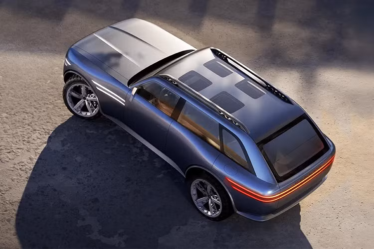 Không giấu giếm tham vọng, Genesis định vị X Gran Equator trong nhóm SUV hạng sang thiên về khả năng địa hình, xe sẽ cạnh tranh với các đối thủ như Land Rover Defender, Lexus GX hay Mercedes-Benz G-Class. Đây là phân khúc vốn được xem là thách thức lớn, đòi hỏi xe không chỉ sở hữu thiết kế cao cấp mà còn phải thực sự bền bỉ, mạnh mẽ...