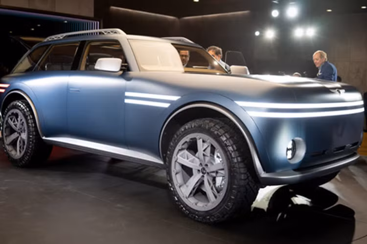 Chất liệu nội thất được Genesis sử dụng đều ở mức cao cấp, kết hợp giữa da, kim loại và các loại vật liệu tái chế thân thiện với môi trường. Đường chỉ may chéo tinh xảo cùng bảng màu nổi bật tạo nên không gian mang đậm dấu ấn thủ công nhưng vẫn hiện đại.