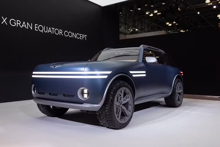 Vô lăng xe được tích hợp nhiều nút chức năng, trong khi cần số và các núm xoay cũng được thiết kế lớn, mang đến cảm giác cầm nắm chắc chắn. Vô lăng xe được tích hợp nhiều nút chức năng, trong khi cần số và các núm xoay cũng được thiết kế lớn, mang đến cảm giác cầm nắm chắc chắn. X Gran Equator Concept có cấu hình 4 chỗ ngồi.