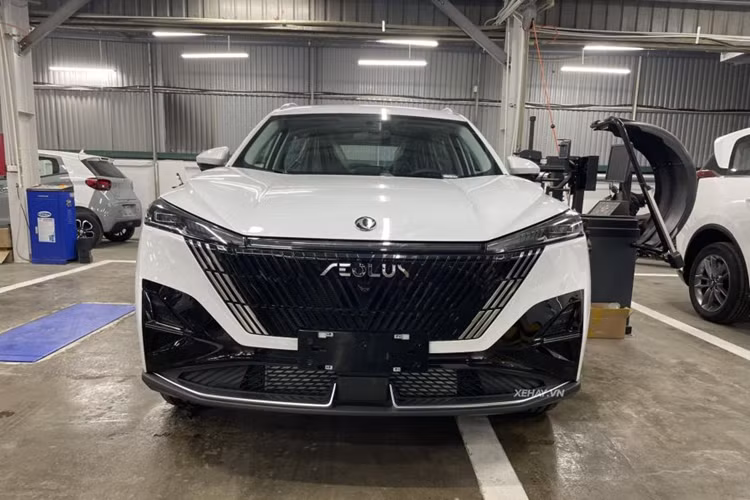  Dongfeng Mage Dongfeng Mage tại Việt Nam ra mắt với 3 phiên bản, đi cùng mức giá dao động từ 749 - 969 triệu đồng. Mức giá này cao hơn Mazda CX-5 và ngang ngửa Hyundai Tucson, Kia Sportage và Ford Territory. Cung cấp sức mạnh cho Dongfeng Mage tại Việt Nam là hai tùy chọn động cơ.