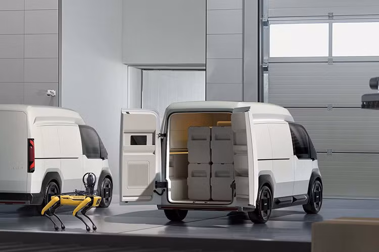 Cung cấp sức mạnh cho Kia PV5 là động cơ điện có công suất 161 mã lực, mô men xoắn 250 Nm. Mô tơ điện đi kèm hệ dẫn động cầu trước. Xe có ba tùy chọn pin là 43,3 kWh; 51,5 kWh và 71,2 kWh, cho phạm vi hoạt động tối đa lên đến 400 km.