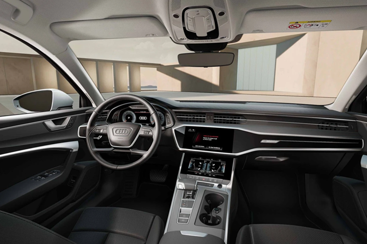 Giá khởi điểm của phiên bản này là 2,299 tỷ đồng. Một số đại diện cùng tầm giá có thể kể đến như BMW 5 Series M Sport (2,169 tỷ), Mercedes-Benz E 200 Exclusive (2,222 tỷ) hay Volvo S90 Ultra (2,269 tỷ đồng).