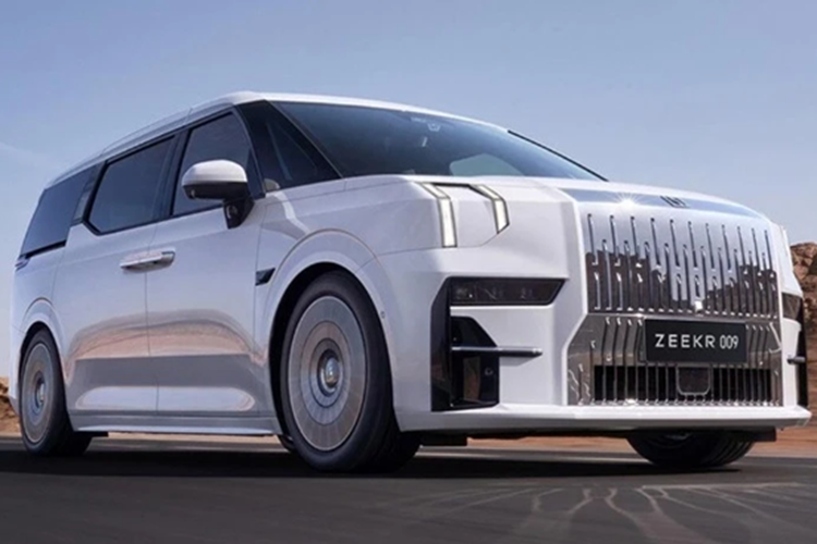 MPV Zeekr 009 hạng sang nhiều khả năng sẽ được mang về Việt Nam. Đây là cái tên nhận được nhiều sự quan tâm khi được bán với nhiều tùy chọn cấu hình chỗ ngồi, bao gồm 4,6 và 7 ghế. Khi về Việt Nam, 009 sẽ cạnh tranh cùng GAC M8, Kia Carnival hay Volkswagen Viloran.