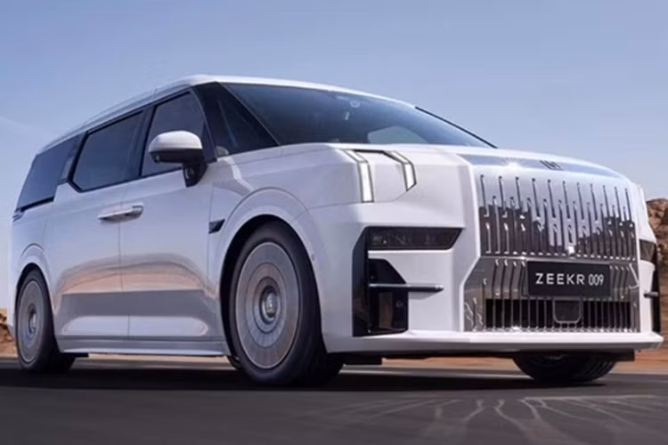 MPV Zeekr 009 hạng sang nhiều khả năng sẽ được mang về Việt Nam. Đây là cái tên nhận được nhiều sự quan tâm khi được bán với nhiều tùy chọn cấu hình chỗ ngồi, bao gồm 4,6 và 7 ghế. Khi về Việt Nam, 009 sẽ cạnh tranh cùng GAC M8, Kia Carnival hay Volkswagen Viloran.