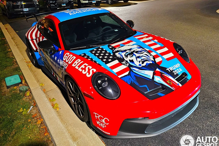 Với hộp số 7 cấp PDK, chiếc xe có khả năng tăng tốc từ 0 lên 100 km/h chỉ trong 3,4 giây, nhanh hơn 0,4 giây so với bản số sàn. Vận tốc tối đa có thể lên đến 318 km/h.